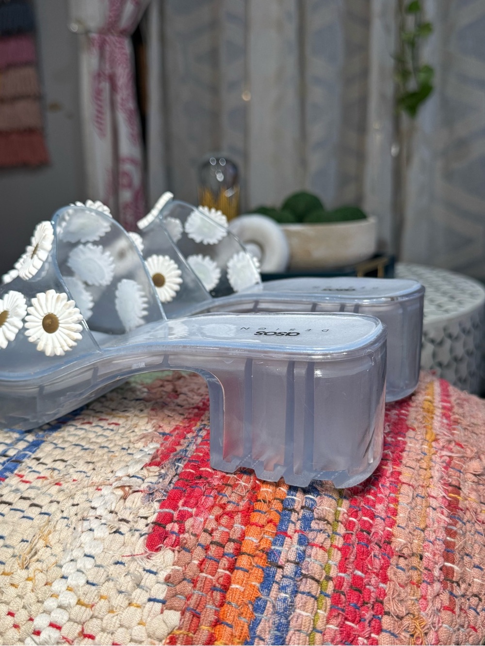 ◻️🌼▫️ASOS Clear Daisy Embellished Platform Heeled‎ Slide Sandals ▫️🌼◻️ - Picture 6 of 8